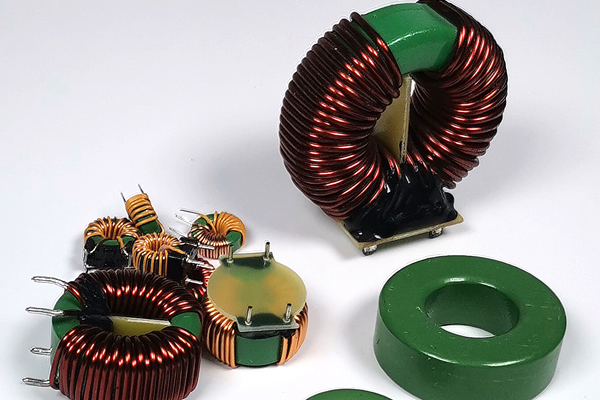 Ang impluwensya ng mga magnetic core na materyales sa pagganap ng mga transformer ng singsing
